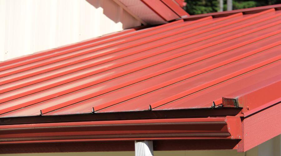 Professional gutter cleaning services in Easton, KS